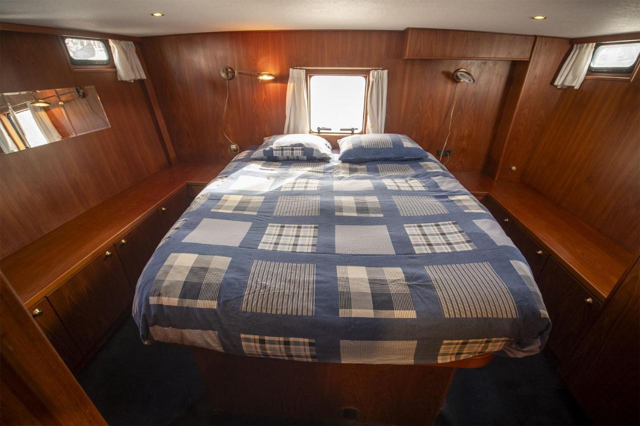 Vedette Hollandaise De 13 M Pour Sejour Insolite Hotel Nivillac Kültér fotó
