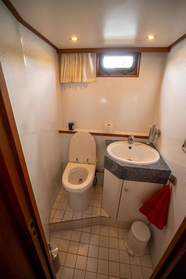 Vedette Hollandaise De 13 M Pour Sejour Insolite Hotel Nivillac Kültér fotó