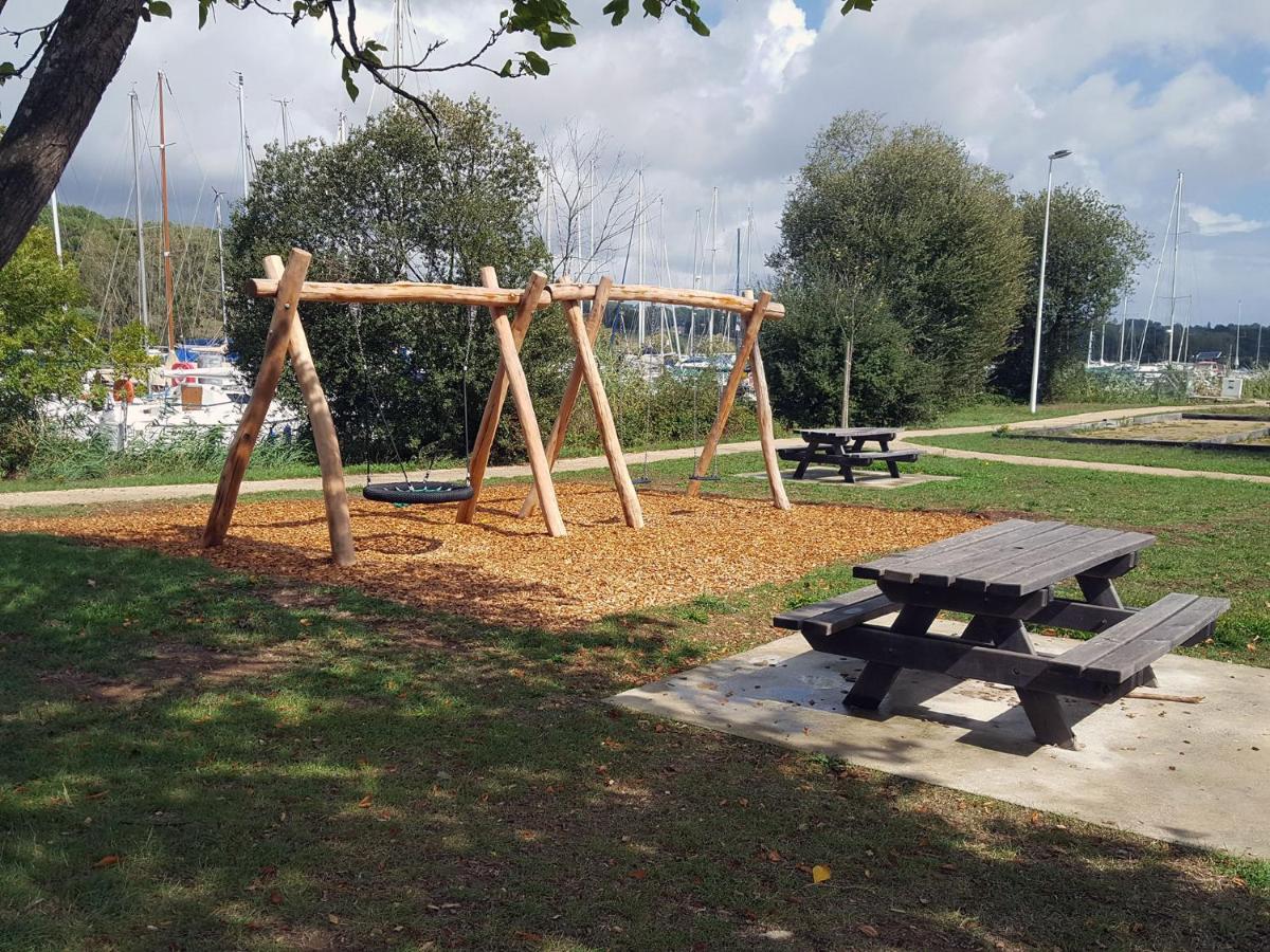 Vedette Hollandaise De 13 M Pour Sejour Insolite Hotel Nivillac Kültér fotó